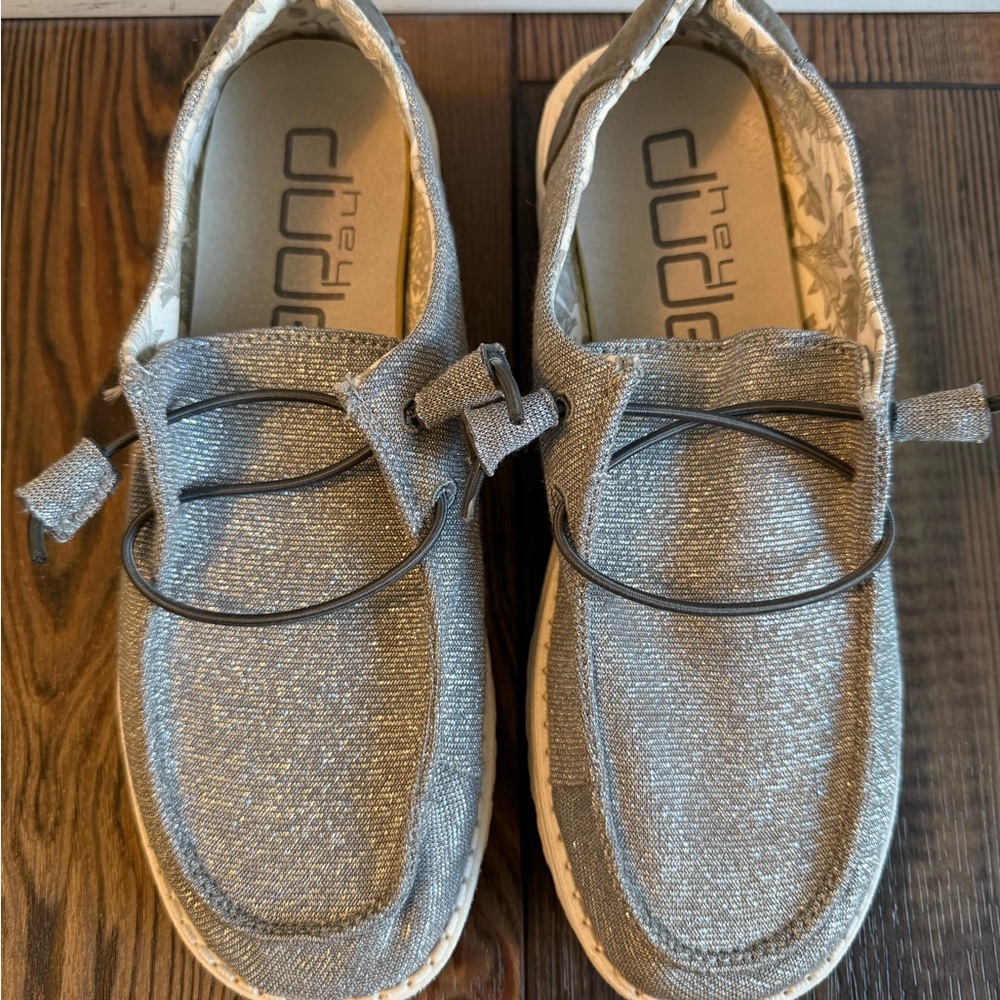 Hey Dude Wendy Metallic Gray Silver Loafers Flats Sz 9 - Worn Once